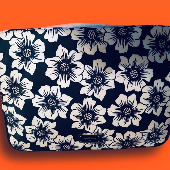 Kate Spade super cute Computer Bag - Picture 9 of 13